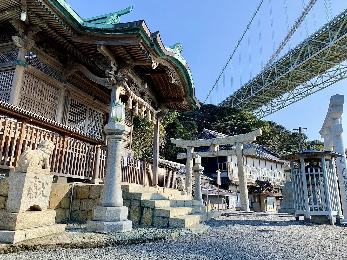 関門橋を望む和布刈神社